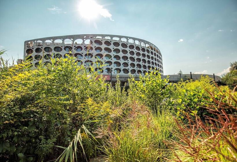 هتل Das Seepark Wörthersee Resort