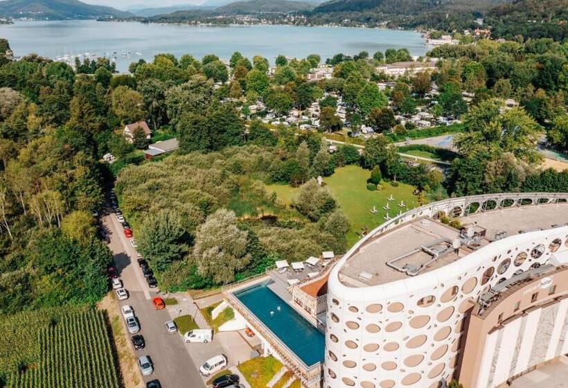 هتل Das Seepark Wörthersee Resort