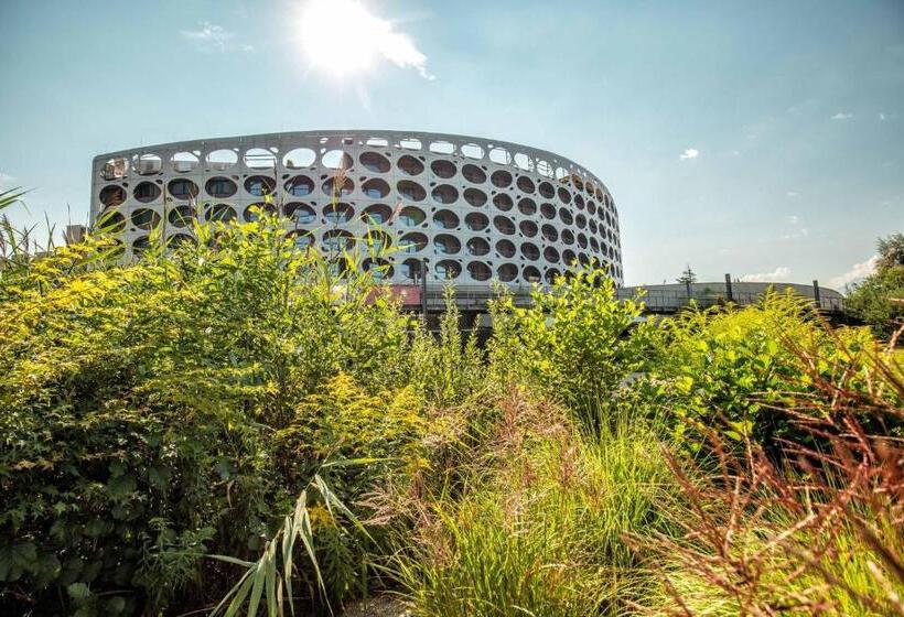 هتل Das Seepark Wörthersee Resort