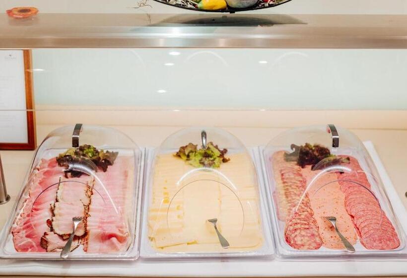 ホテル Das Seepark Wörthersee Resort