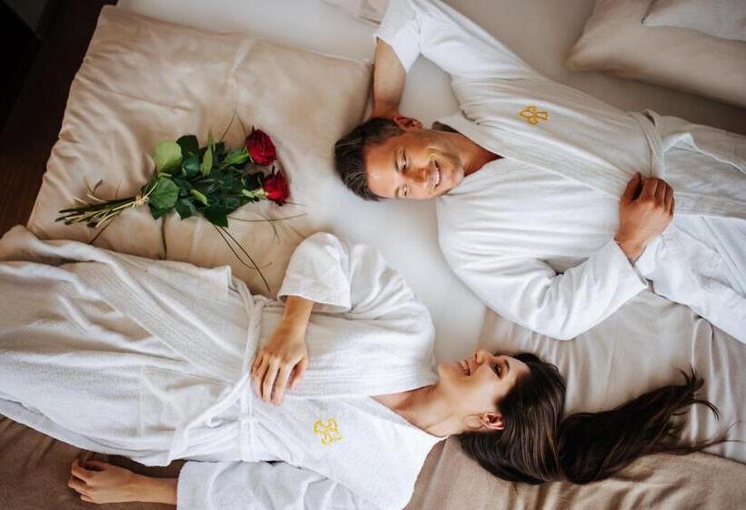 هتل Das Seepark Wörthersee Resort