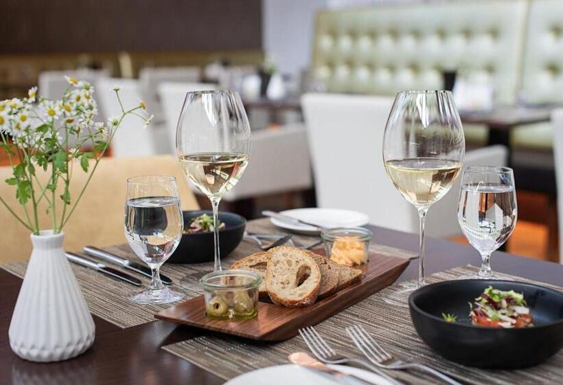 ホテル Das Seepark Wörthersee Resort