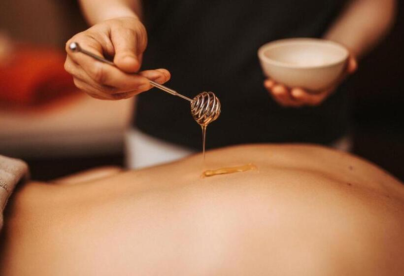 ホテル Das Seepark Wörthersee Resort