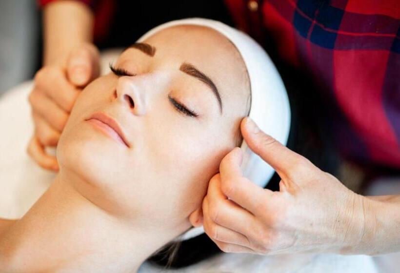 ホテル Das Seepark Wörthersee Resort