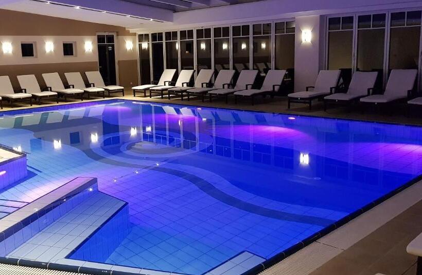 Отель Sonnengut Wellness Therme Spa