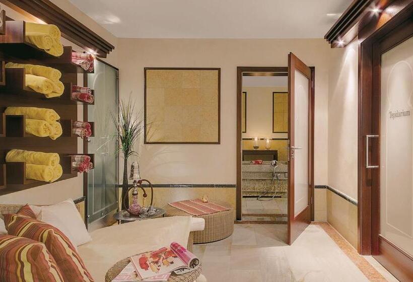 Отель Sonnengut Wellness Therme Spa