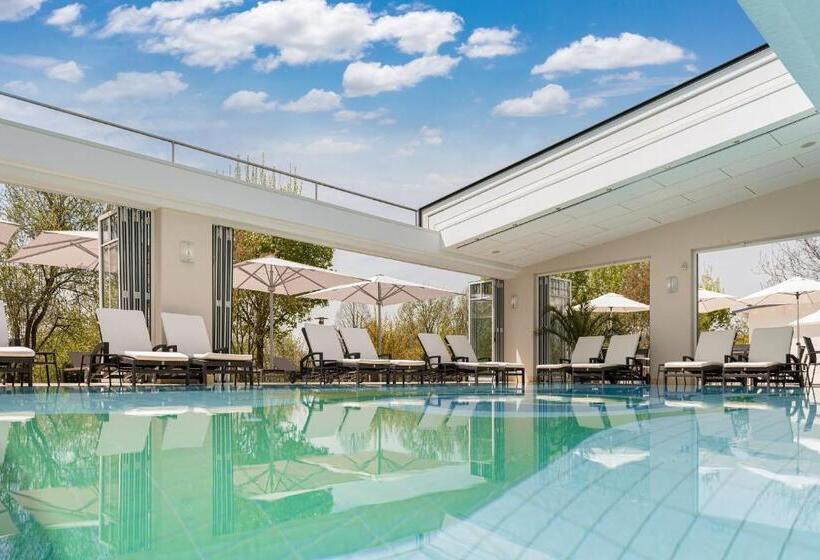 Отель Sonnengut Wellness Therme Spa