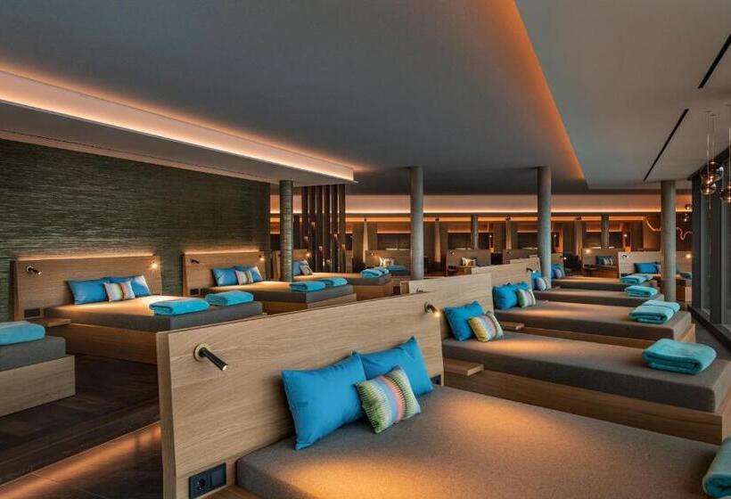 Отель Sonnengut Wellness Therme Spa