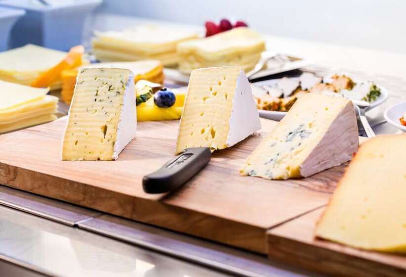 Отель Vis A Vis