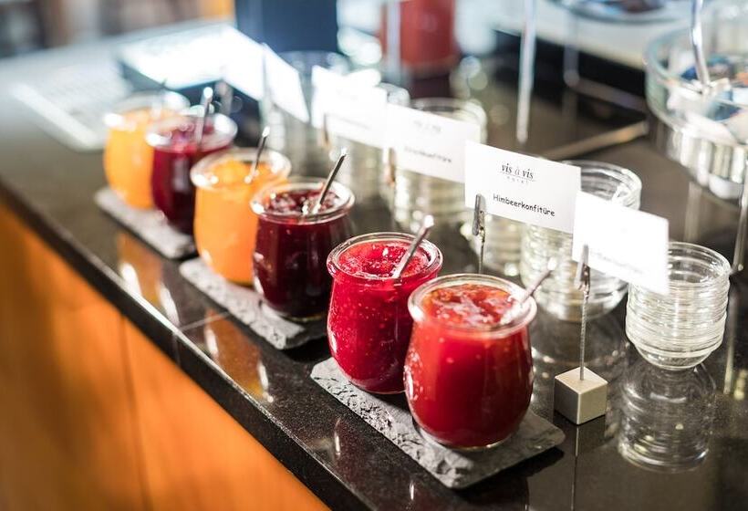 Отель Vis A Vis