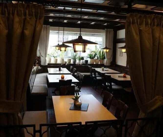 هتل Restaurant Weinhaus Grebel