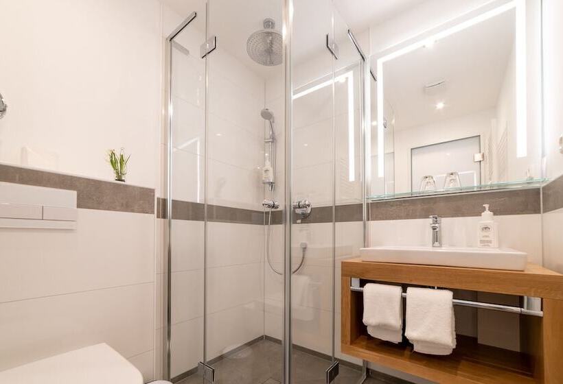 هتل Zum Kuhhirten