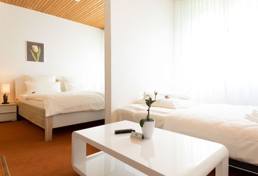 هتل Zum Kuhhirten