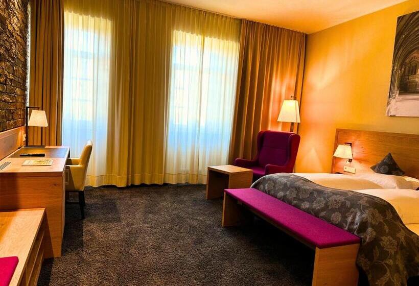 ホテル Augustiner