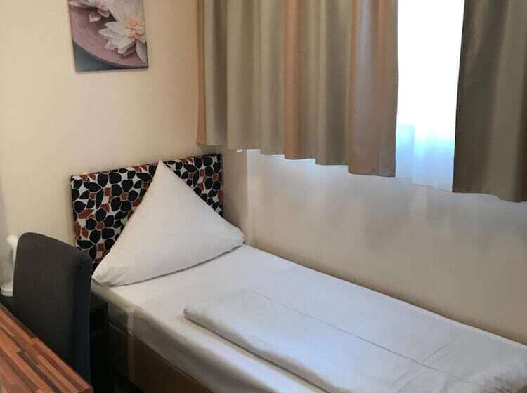 Pension Alpha Frankfurt City Central Station