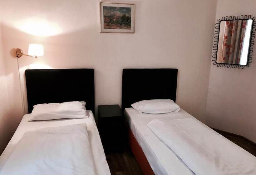 Pension Alpha Frankfurt City Central Station