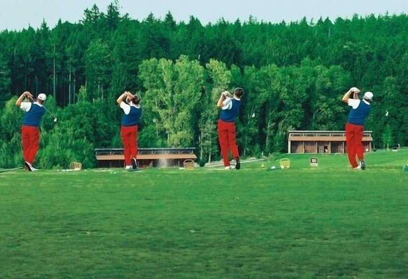 리조트 Golfhotel Gutshof Penning