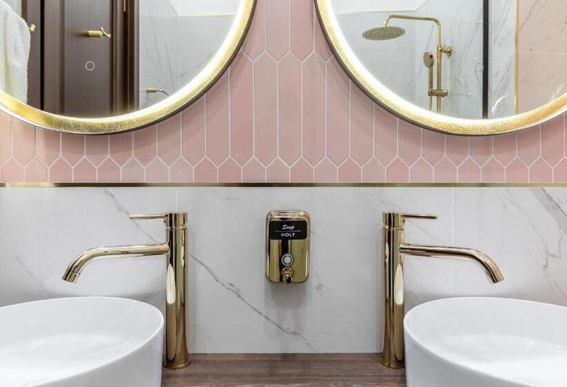 هاستل Holt Old Town Suites