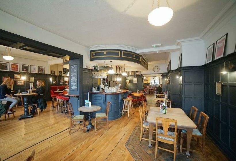 호스텔 The Alma Taverns Boutique Suites   Room 4   Hopewell