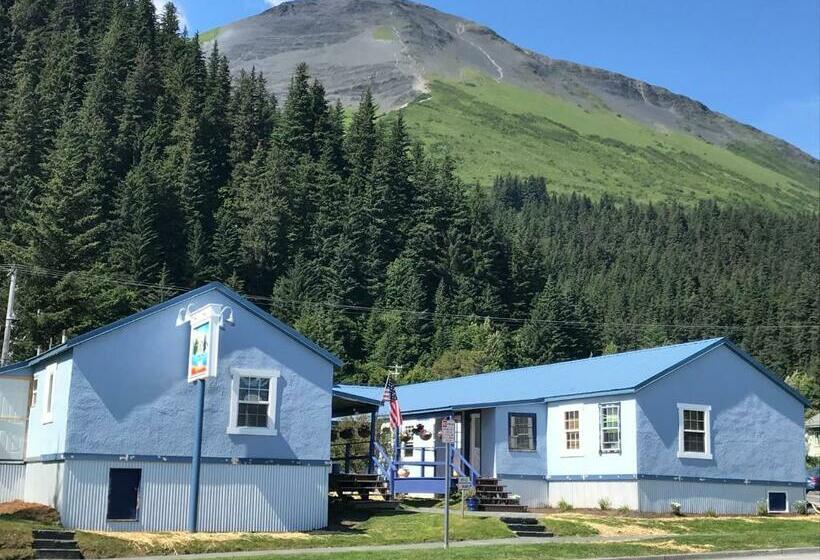 فندق صغير The Tides Inn