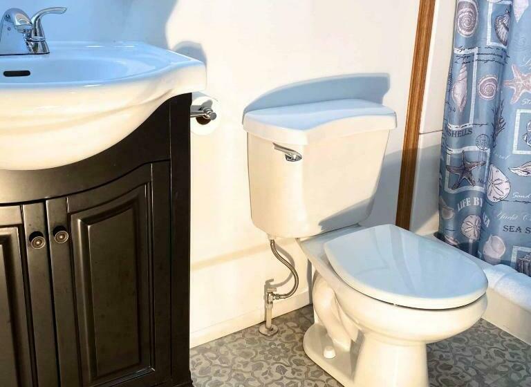 فندق صغير The Tides Inn