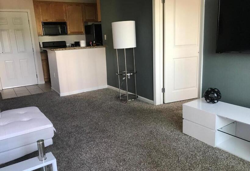 Amazing Apartments Near The Grove