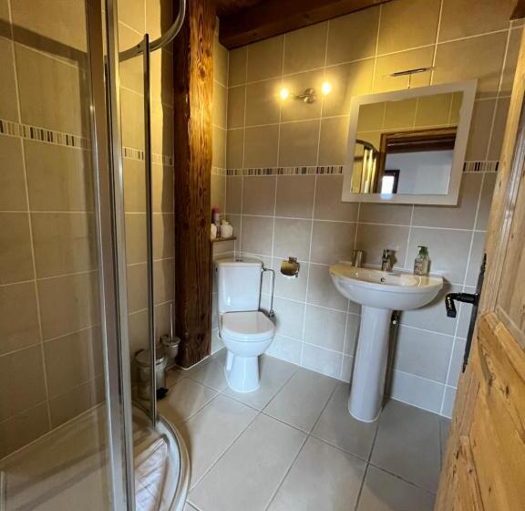 مبيت وإفطار Chalet Le Pery