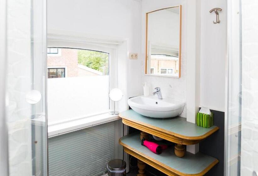 민박 Homestay Harlingen