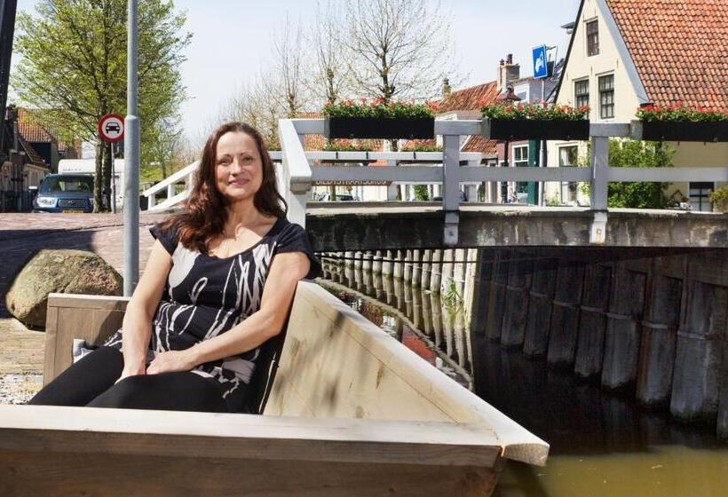 민박 Homestay Harlingen