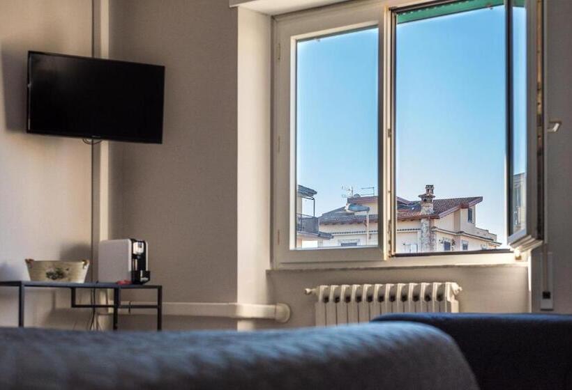 민박 Travelershome Ciampino Rooms