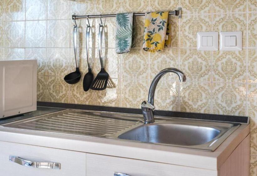 민박 Travelershome Ciampino Rooms