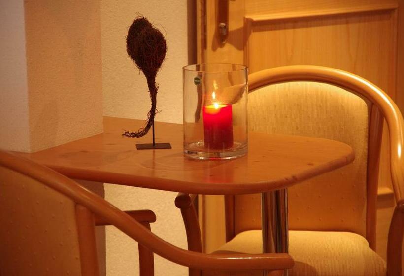 مبيت وإفطار Wohlfühlpension Tirolerhof