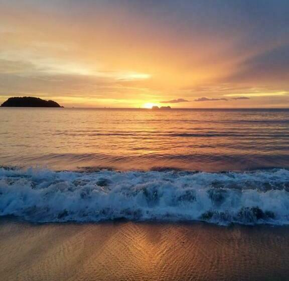 Comfortable Hotel Room In Potrero Sleeps 4 - With Pool Tv And Ac