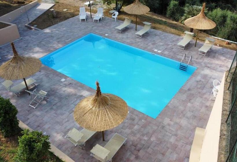 فندق Agriturismo I Cerroni Montescudaio