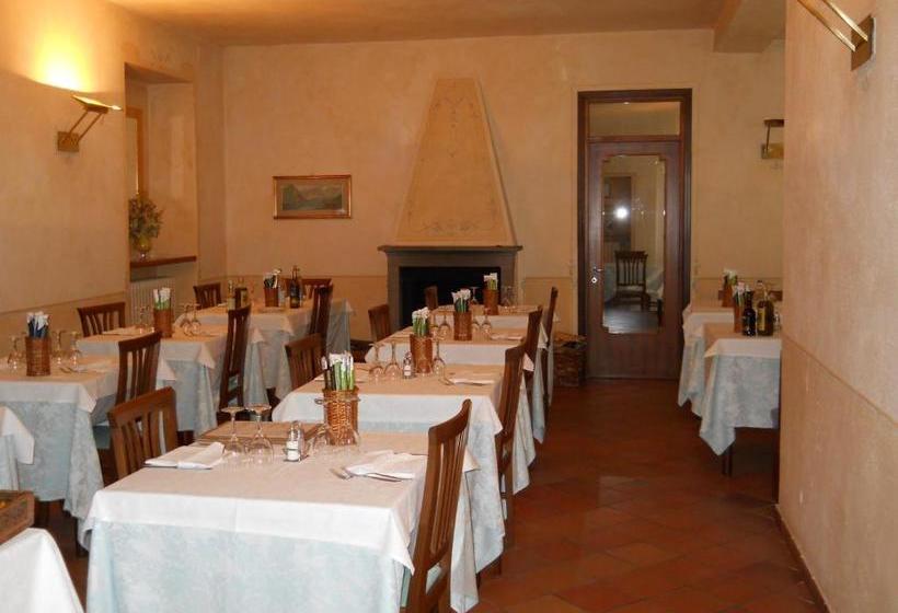 בית מלון כפרי Albergo Ristorante Aquila