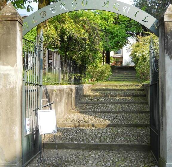 Отель Albergo Ristorante Aquila