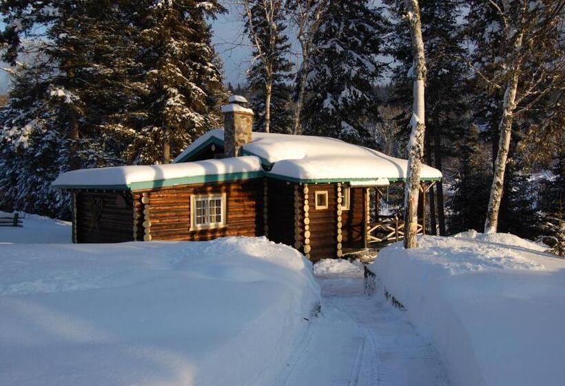 בית מלון כפרי Domaine Le Bostonnais   Le Village En Bois Rond