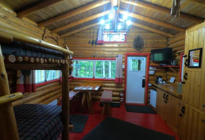 בית מלון כפרי Domaine Le Bostonnais   Le Village En Bois Rond