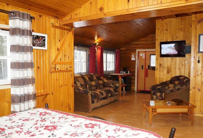 בית מלון כפרי Domaine Le Bostonnais   Le Village En Bois Rond