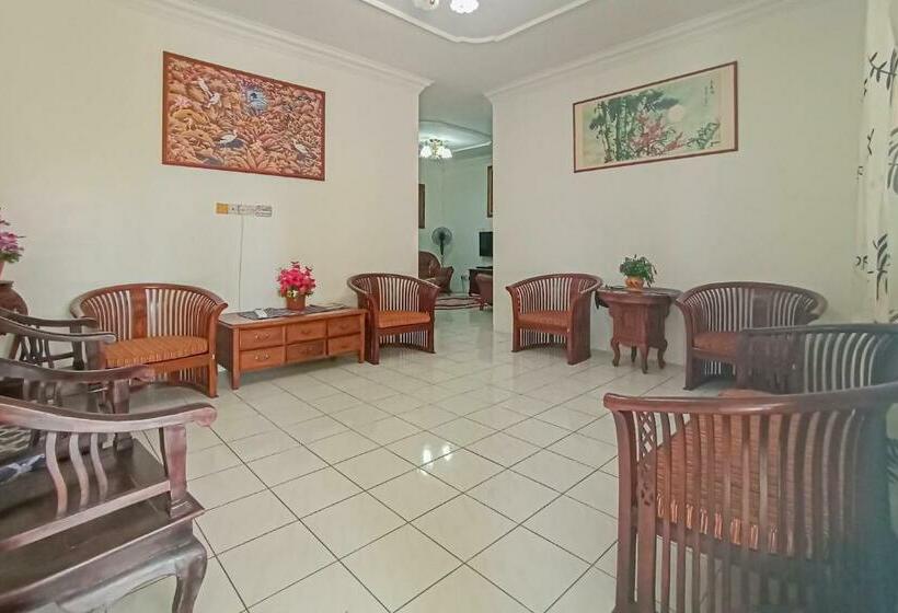 فندق Oyo 90238 Just Homestay