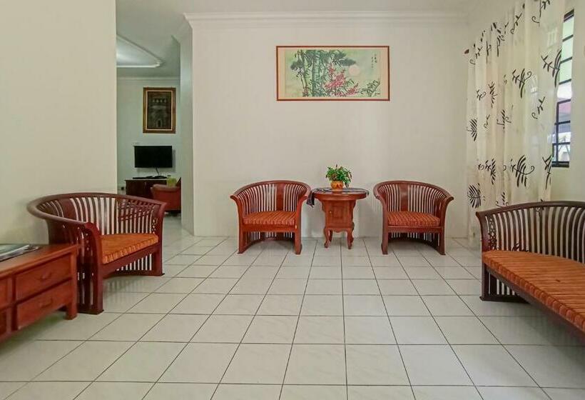 فندق Oyo 90238 Just Homestay