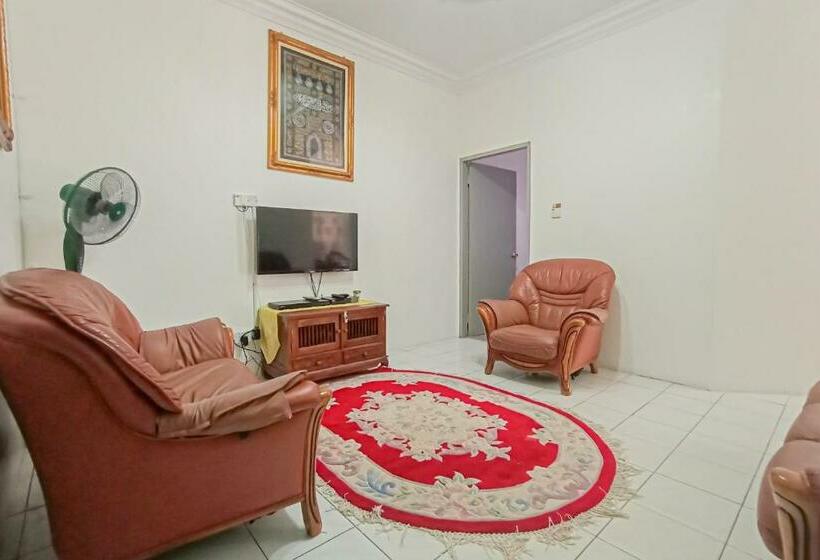 فندق Oyo 90238 Just Homestay