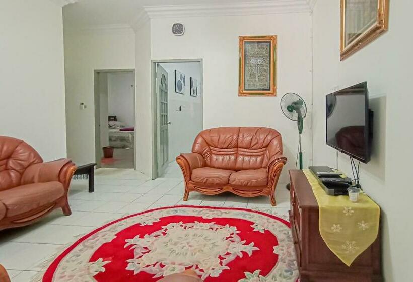 فندق Oyo 90238 Just Homestay