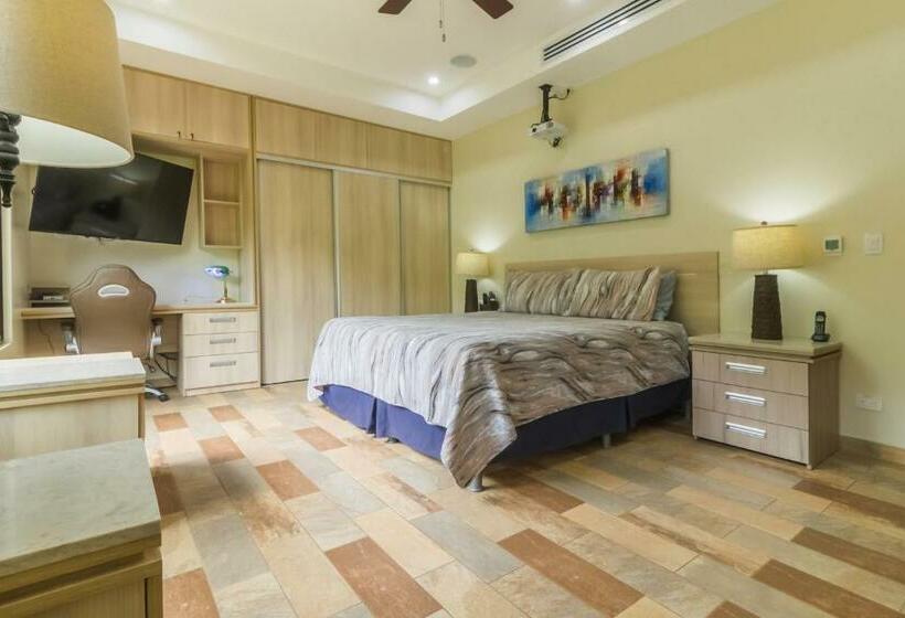 ホテル Rancho Haas