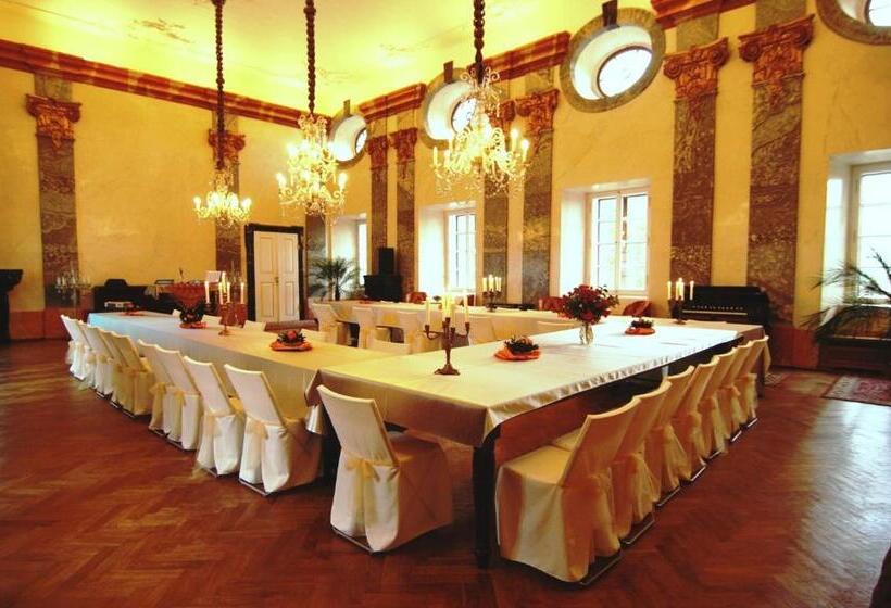 호텔 Zámek Potštejn