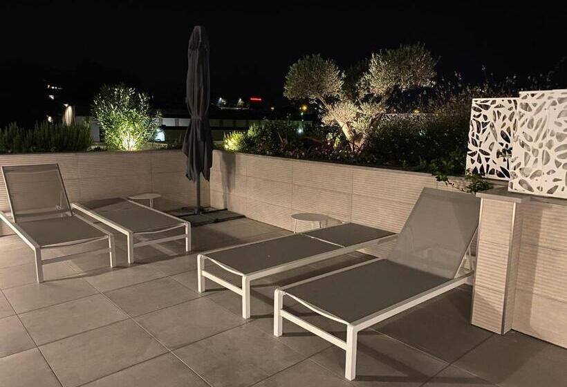 Lagrange Apart Hôtel Antibes Olympie