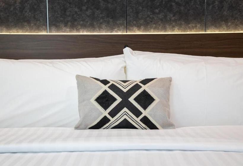 فندق على الطريق Golden Bear Hotel - Surestay Collection By Best Western