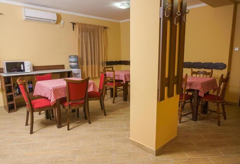 پانسیون Amfora