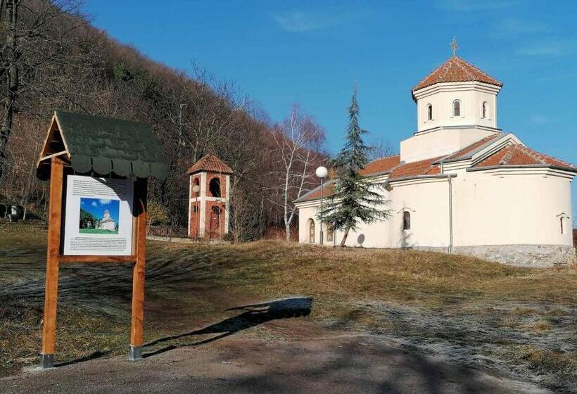 پانسیون Apartman Domacinstvo La Vie Na Selu