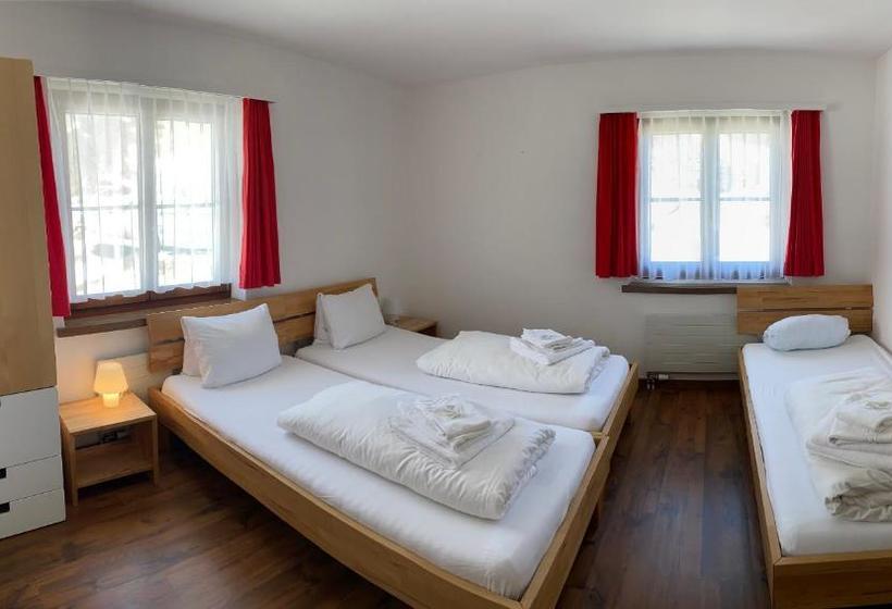 פנסיון Berggasthaus Piz Calmot